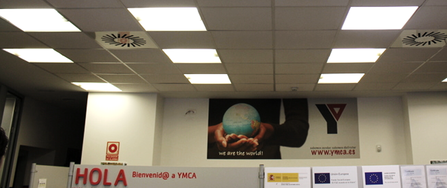 Iluminación interior de la sede de YMCA en Logroño